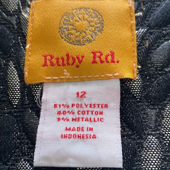 Elegant Black Floral Women's Jacket - Picture 2 of 8